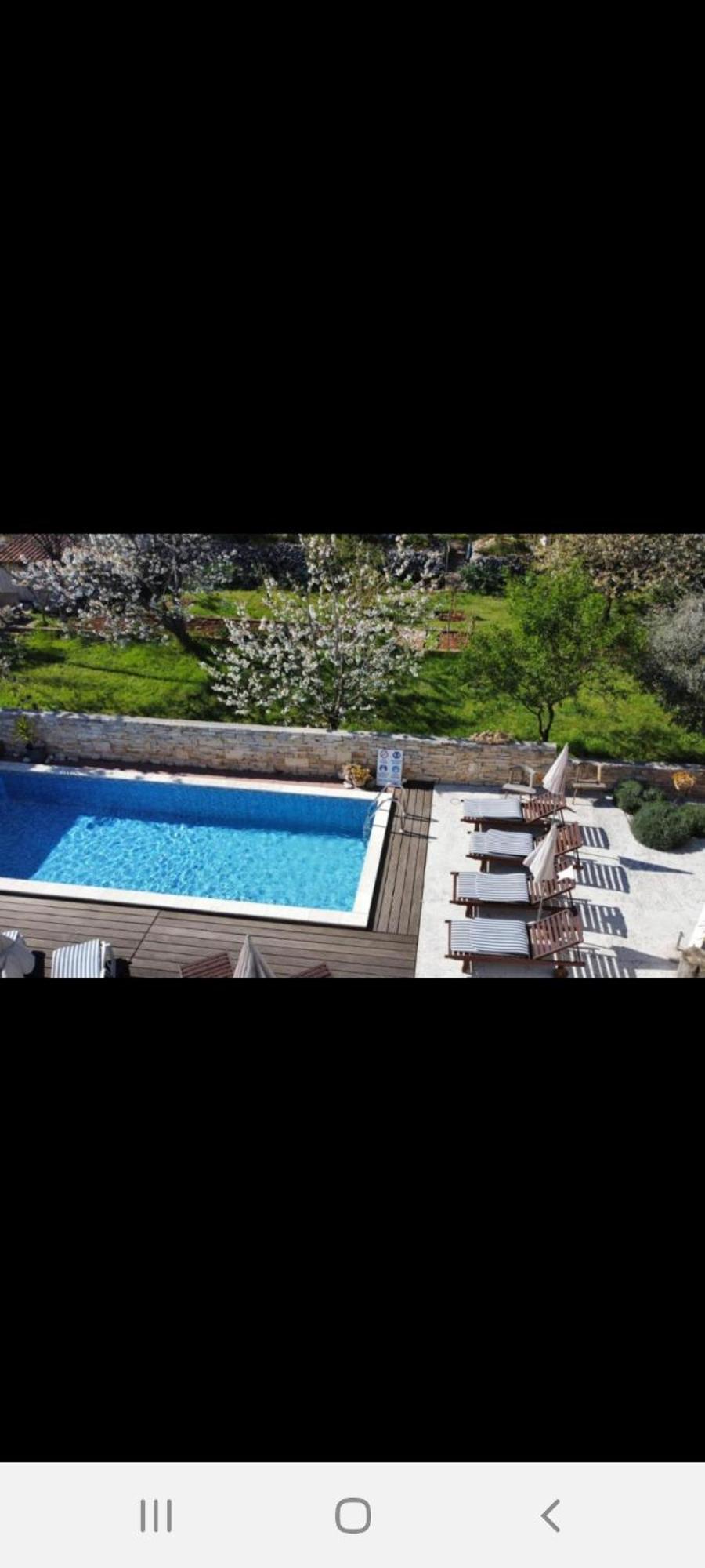 Apartman Luce With Shared Pool Zadar Buitenkant foto