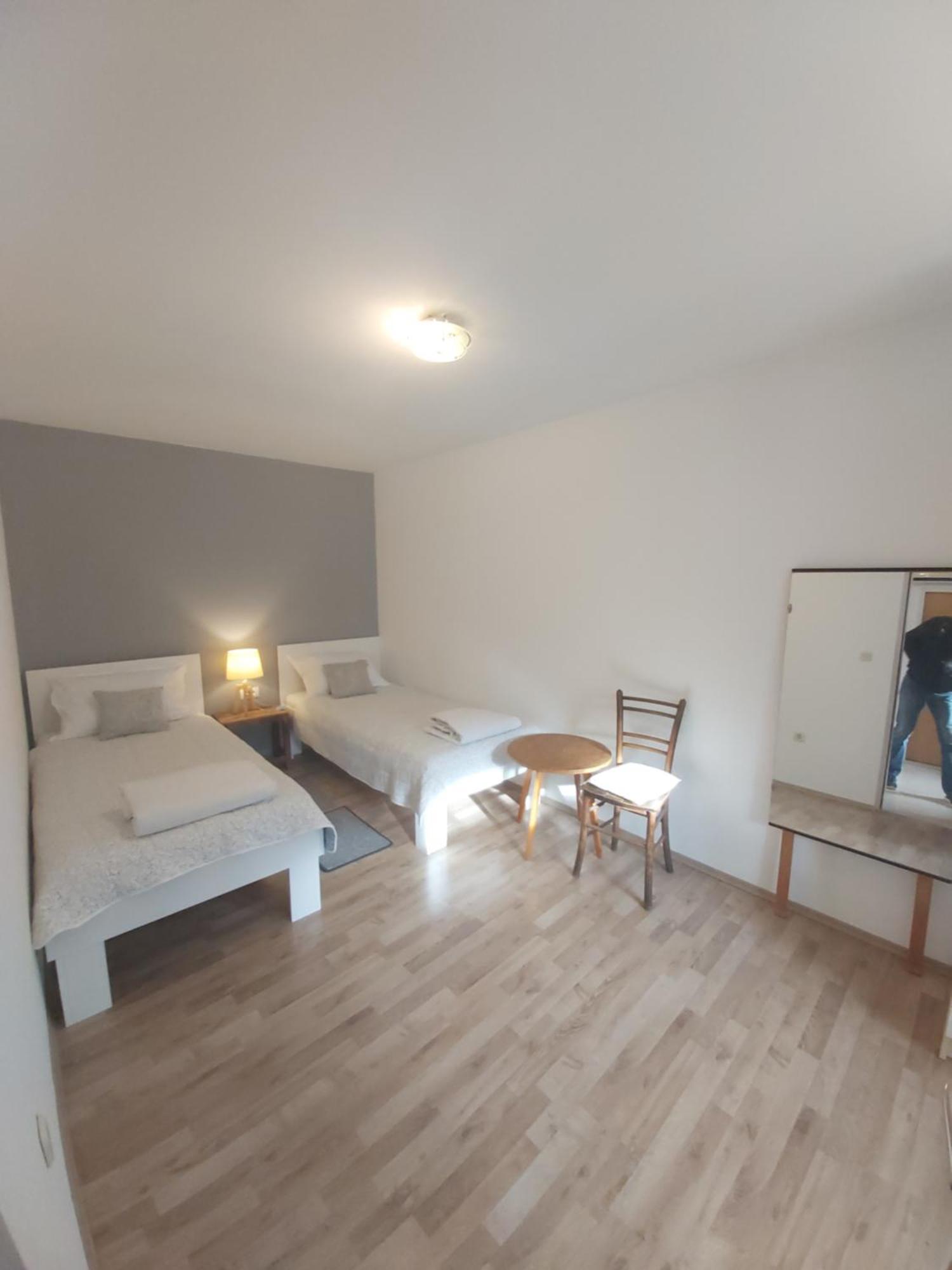 Apartman Luce With Shared Pool Zadar Buitenkant foto